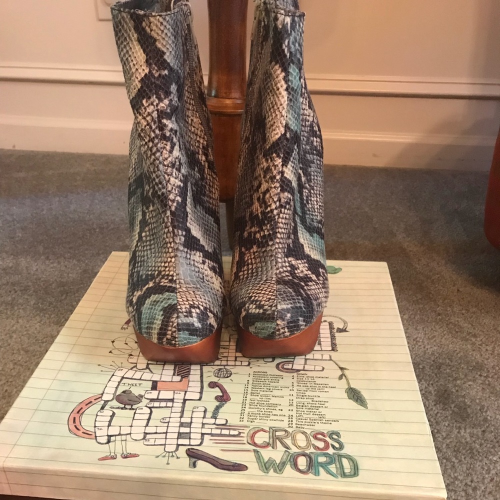 Jeffery Campbell platform botties